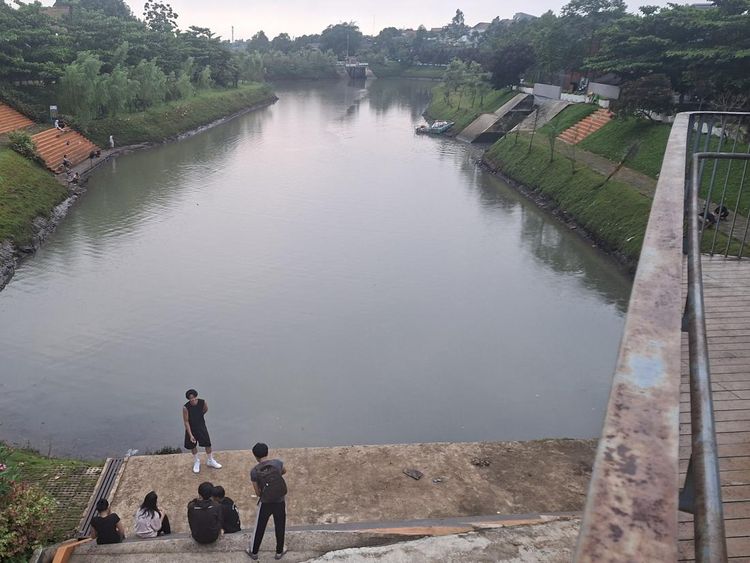 Potret Sore di Waduk Brigif, Tempat Habiskan Akhir Pekan di Jakarta