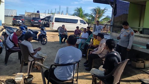 Suasana kegiatan Jumat Curhat Polres Manggarai Barat di Kampung Sernaru, Labuan Bajo, Manggarai Barat, NTT, Jumat (22/5/2026) (Dok. Humas Polres Manggarai Barat)