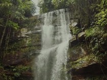 Air Terjun Tembinus, Wisata Hidden Gem Dekat IKN