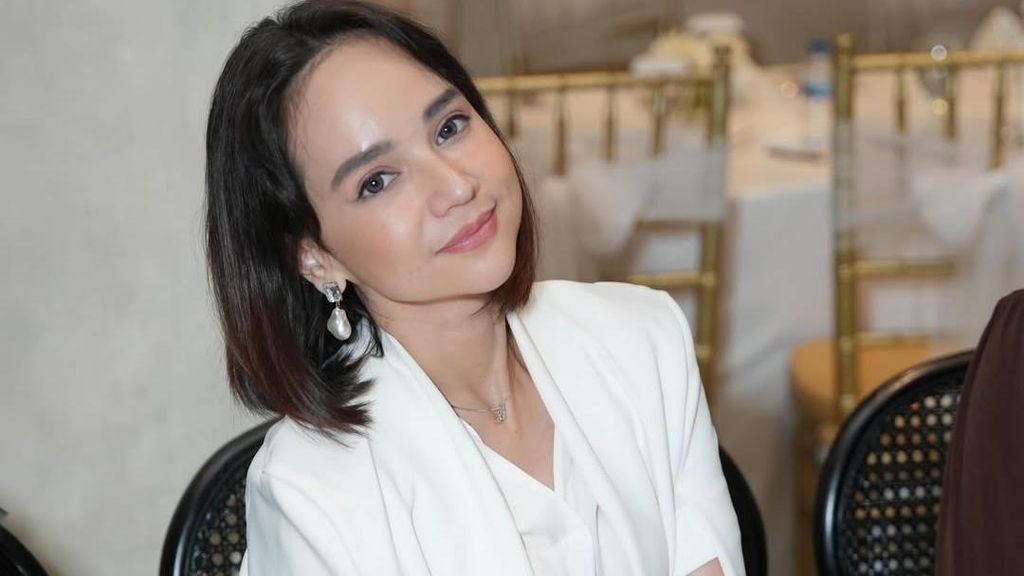 Di Balik Penampilan Angelica Simperler yang Awet Muda