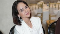 Di Balik Penampilan Angelica Simperler yang Awet Muda