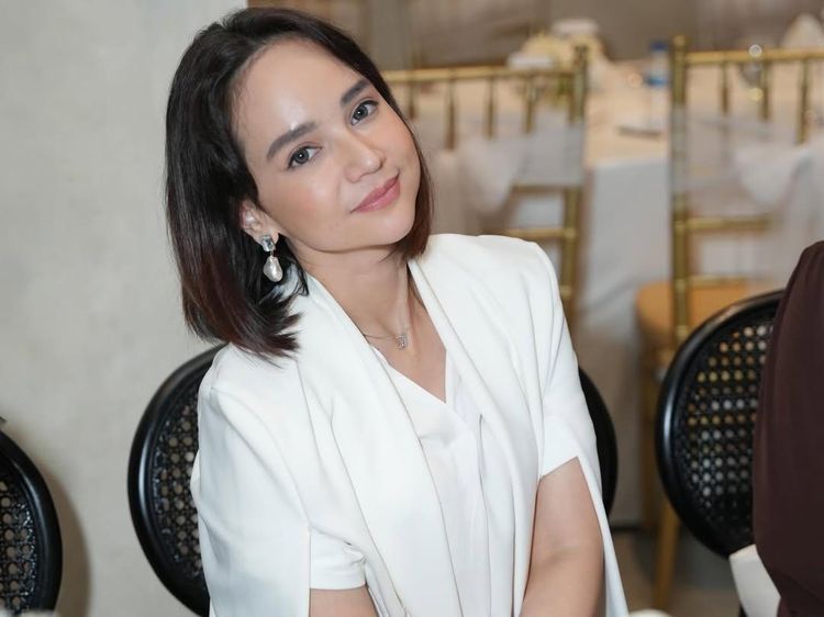 Di Balik Penampilan Angelica Simperler yang Awet Muda