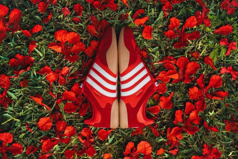 Ballerina sneakers kolaborasi Bad Bunny dan adidas.