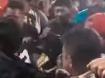 2 Tukang Sate di Makassar Diamuk Massa gegara Kerap Goda-Lecehkan Siswi SMP