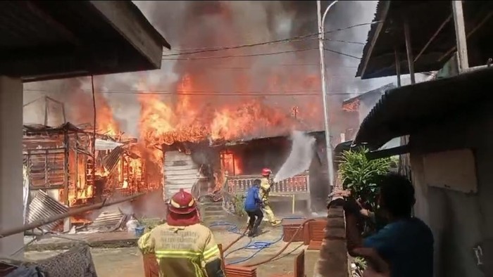 Empat rumah di Palembang ludes terbakar