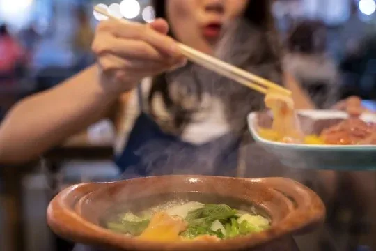 Gegara Makan Hotpot Panas, Kerongkongan Wanita Ini Luka Sepanjang 8 Cm