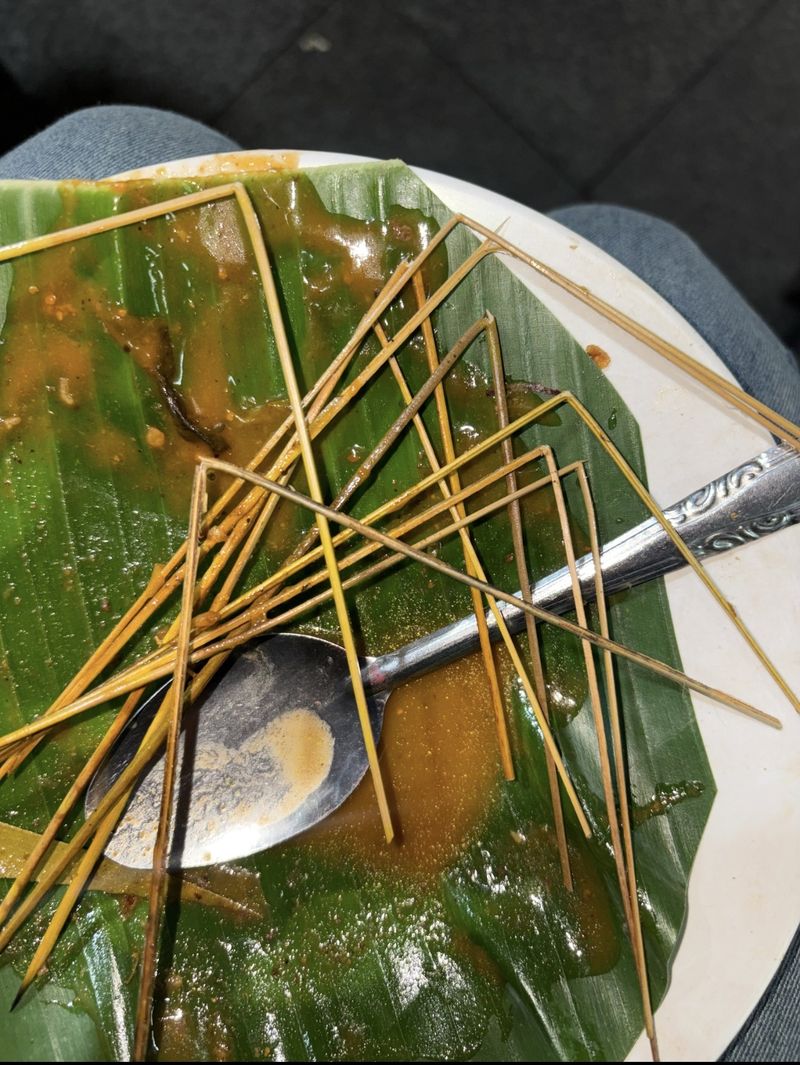 Geger Tusuk Sate Bekas Diduga Dicuci Ulang, Ini Klarifikasi Penjualnya!