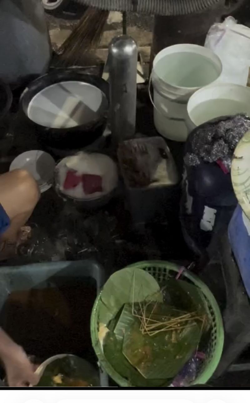 Geger Tusuk Sate Bekas Diduga Dicuci Ulang, Ini Klarifikasi Penjualnya!