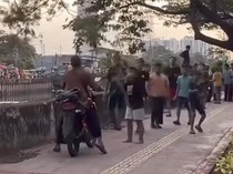 Aksi Bocil-bocil Jakbar Usir Pemotor Penjajah Trotoar