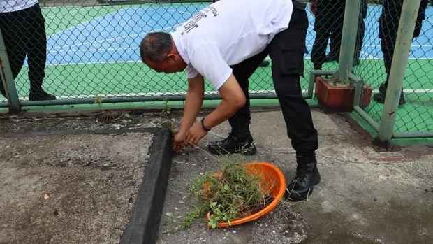 Jajaran Polres Metro Depok menggelar korve Jaga Jakarta Bersih dan Asri sebagai tindak lanjut arahan Kapolda Metro Jaya terkait gerakan pilah sampah. (dok Ist)