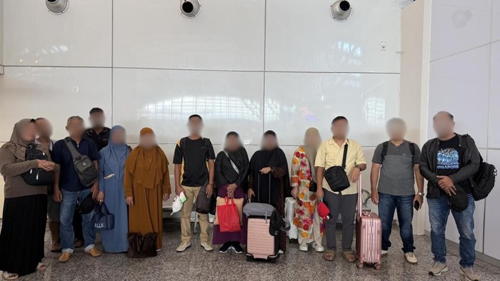 Kantor Imigrasi Bandara Ngurah Rai tunda keberangkatan 13 diduga calon jamaah haji nonprosedural.