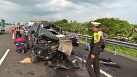 Penampakan Mobil Anggota DPR Gus Hilman Ringsek Usai Kecelakaan di Tol Paspro
