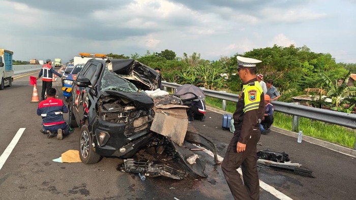 Mobil yang ditumpangi anggota DPR RI kecelakaan di Tol Paspro tewaskan 2 penumpangnya