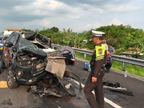 Pelajaran dari Kecelakaan Mobil Anggota DPR di Tol Paspro