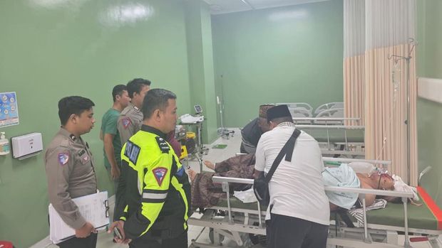 Kecelakaan Probolinggo Mobil yang ditumpangi anggota DPR RI kecelakaan di Tol Paspro tewaskan 2 penumpangnya