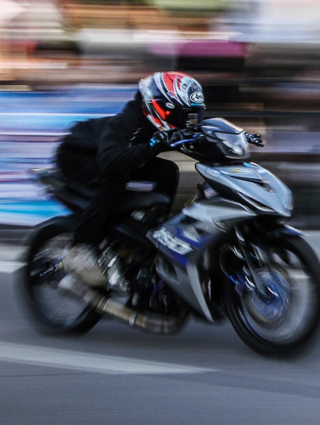 Trek Lurus 201 Meter Jadi Arena Adu Cepat Pembalap Drag Bike