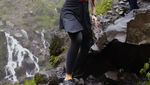 Foto Menakjubkan Luna Maya di Air Terjun Tumpak Sewu