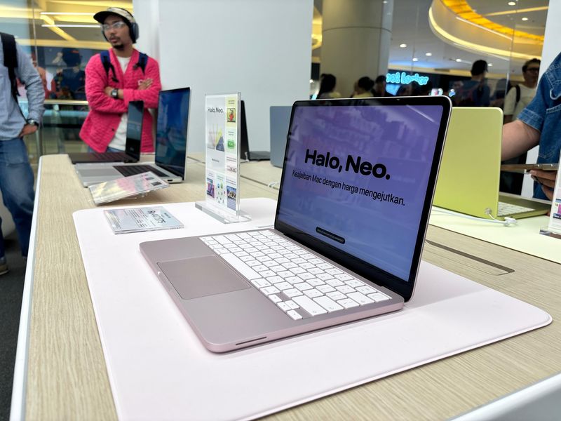 Muklay Pilih MacBook Neo