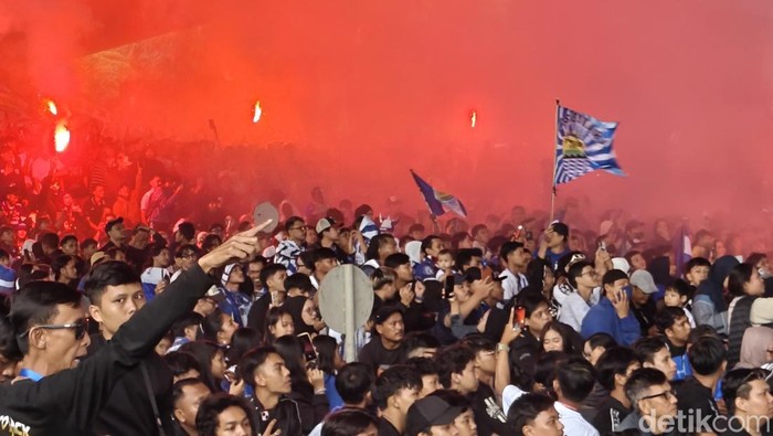 Nobar Persib di Bandung.