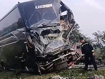 Bus Hantam Truk di Tol Cipali, Satu Penumpang Tewas
