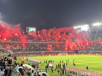 Persebaya Didenda Rp 250 Juta Buntut Pesta Flare di Stadion GBT