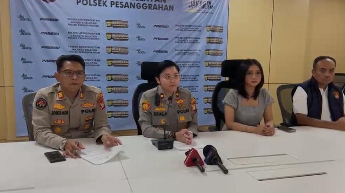 Polisi mengamankan wanita diduga menganiaya penumpang Jaklingko di Jaksel. Polisi mengatakan wanita tersebut belum genap satu tahun keluar dari RSJ. (dok Istimewa)