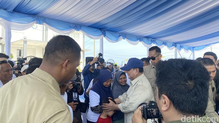 Presiden RI Prabowo Subianto, panen raya di BUBK Kebumen, Kecamatan Petanahan, Kabupaten Kebumen, Sabtu (23/5/2026).