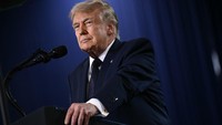 Trump Absen di Pernikahan Putranya, AS Pertimbangkan Serangan Baru ke Iran?