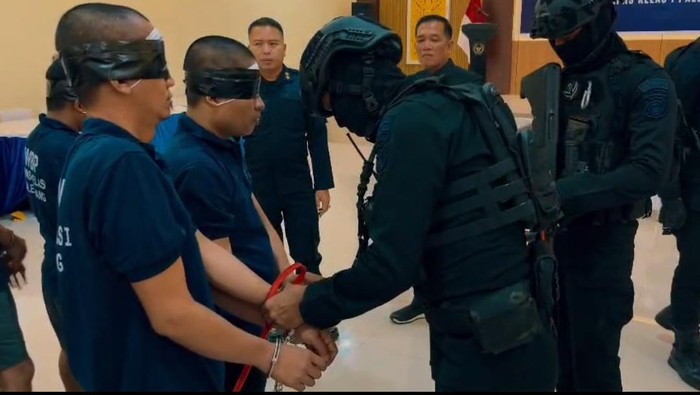 Proses pemindahan napi Lapas Kelas I Palembang  ke Nusakambangan