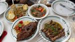 Empuk Lumer Sate Sapi Cabe Ijo Klathak yang Baru di Bandung!