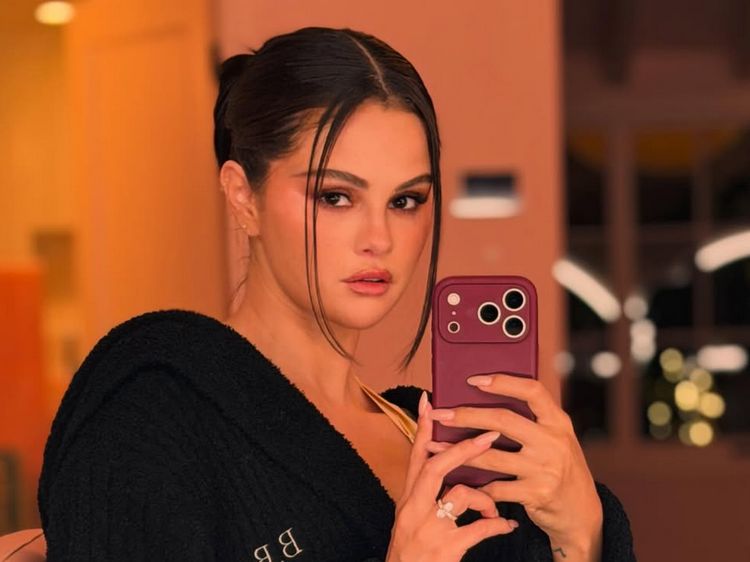 Penampilan Selena Gomez Dipuji Makin Cantik