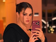 Penampilan Selena Gomez Dipuji Makin Cantik
