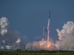 Starship V3 SpaceX Jalani Uji Terbang Perdana