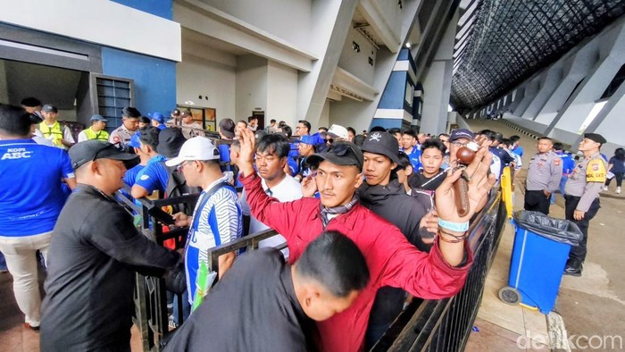 Suasana Stadion GBLA