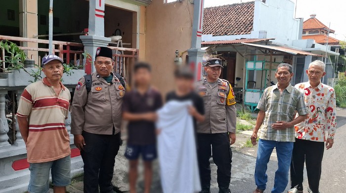 Dua remaja pembuat video pocong jadi-jadian di Lamongan diamankan