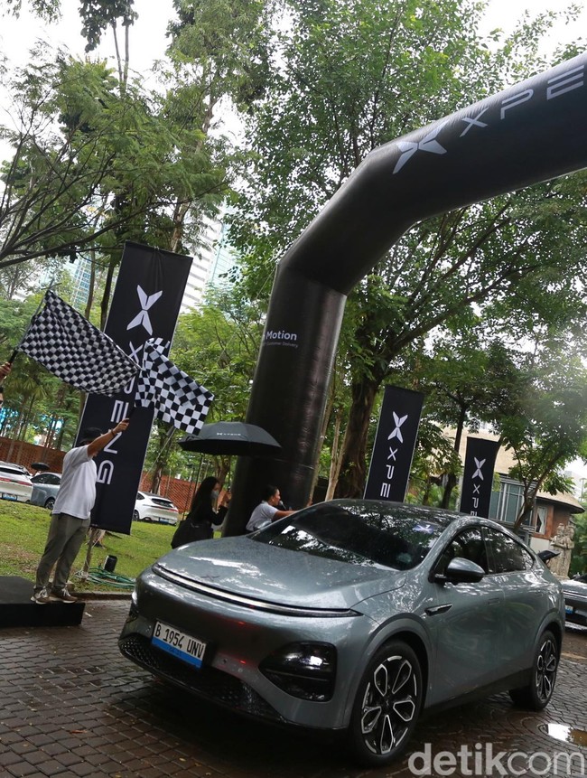 XPENG Serahkan SUV Listrik G6 ke Konsumen Perdana