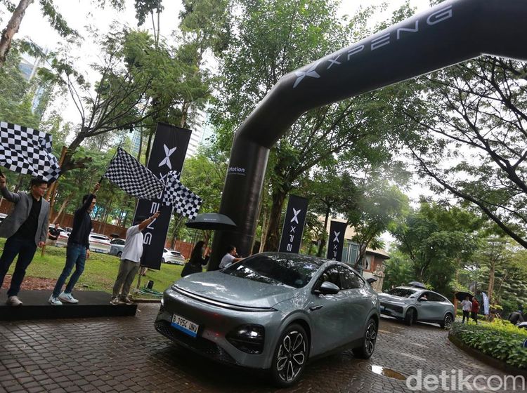 XPENG Serahkan SUV Listrik G6 ke Konsumen Perdana