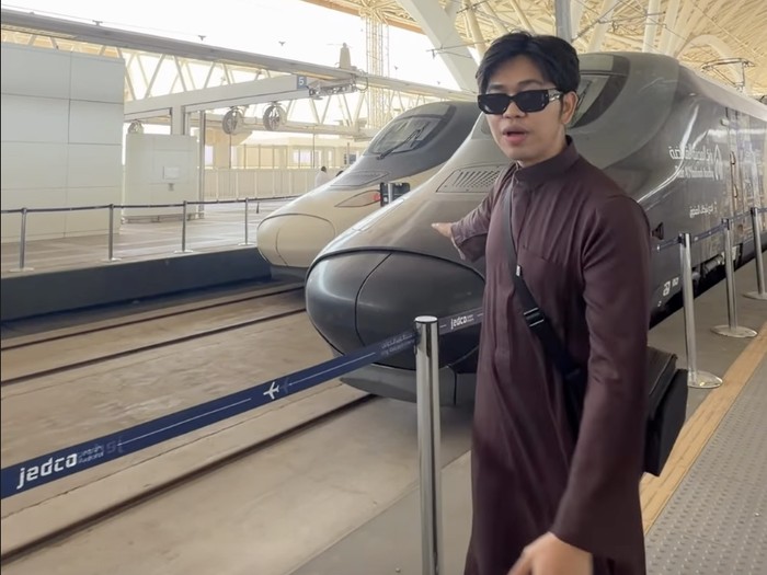 Alwi Fahry Alwi Fahry dan Alwan menjalankan ibadah haji tahun ini dengan undangan Kerajaan Saudi.