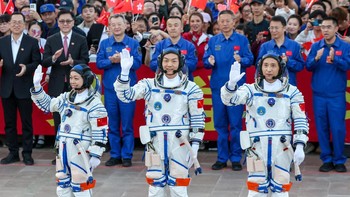 Keberangkatan ini sekaligus menandai langkah lanjutan China dalam memperkuat kehadirannya di luar angkasa, dengan target peningkatan riset dan kolaborasi ilmiah di lingkungan tanpa gravitasi. REUTERS/Maxim Shemetov
