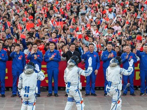 Mengapa Kutub Selatan Bulan Jadi Rebutan AS dan China?