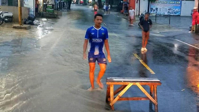 Banjir menggenangi sejumlah wilayah di Palabuhanratu