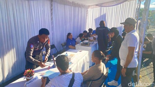 Bazar pelayanan publik di Jalan Raya Veteran, Karangasem, Minggu (24/5/2026). (foto: I Wayan Selamat Juniasa)