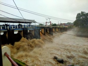 Puncak Bogor Hujan Deras, Bendung Katulampa Siaga 3