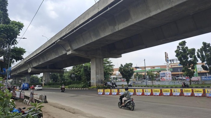 Lokasi penemuan jasad perempuan inisial AA yang dilempar darti tol layang BORR.
