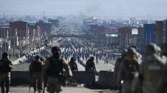 Bolivia Chaos! Presiden Potong Gaji 50%, Rakyat Tetap Mengamuk