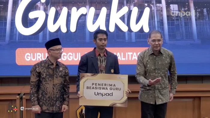 Guru SD Negeri 1 Bojong Pangandaran, Ihwan Subekti, SPd berhasil meraih Beasiswa Guruku Unpad