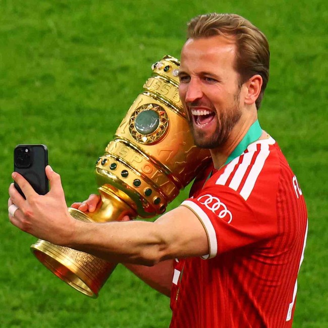 Harry Kane Jadi Pahlawan, Bayern Munich Tutup Musim dengan Dua Gelar