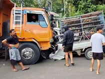 Kronologi Kecelakaan Beruntun 3 Mobil di Poros Bone-Wajo Dipicu Pikap Oleng