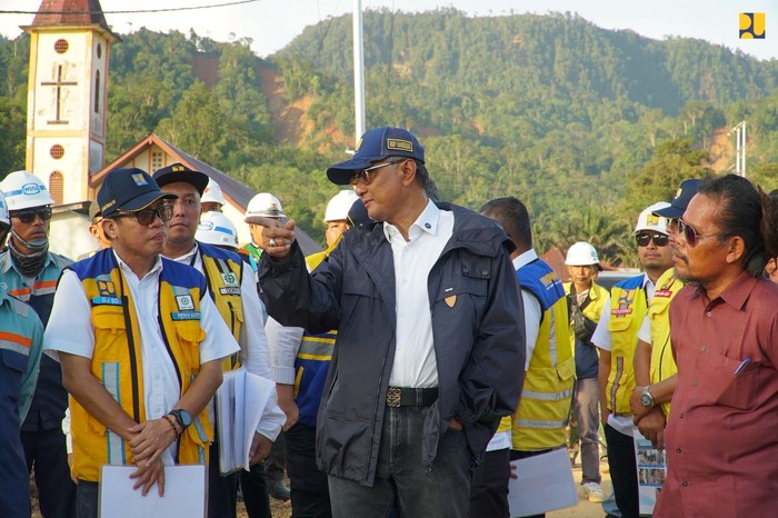 Menteri Dody Tinjau Pembangunan Sabo Dam Aek Tukka, Target Rampung Oktober 2026