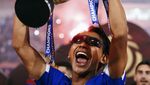 Ekspresi Pemain Persib Saat Angkat Trofi Super League 2025/2026